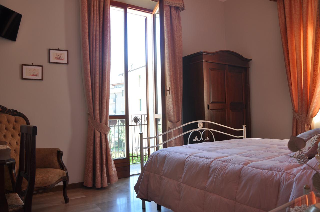 Villa Del Poeta ซุลโมนา ภายนอก รูปภาพ