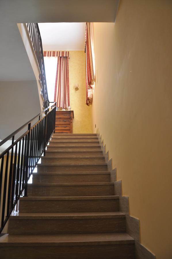 Villa Del Poeta ซุลโมนา ภายนอก รูปภาพ